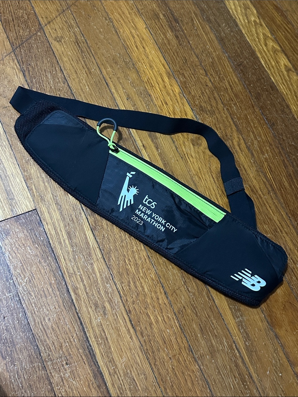 New Balance 2023 New York City Marathon Black & Green Running Belt Bag